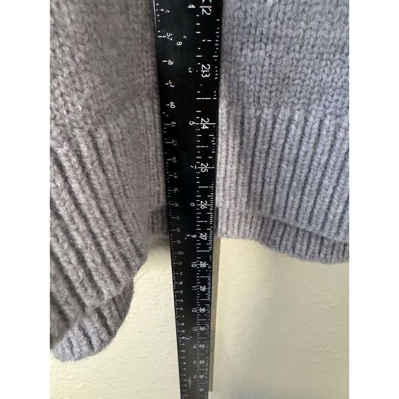 Hello Kitty Forever 21 x Sanrio Angel Gray Sweater Size Medium (Runs Large) - Picture 5 of 5